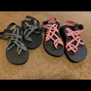 Pink/red Chacos